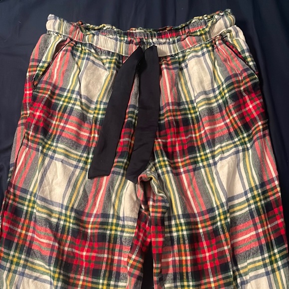 Aerie joggers. NEVER WORN. Fitted bottom. - Picture 1 of 4